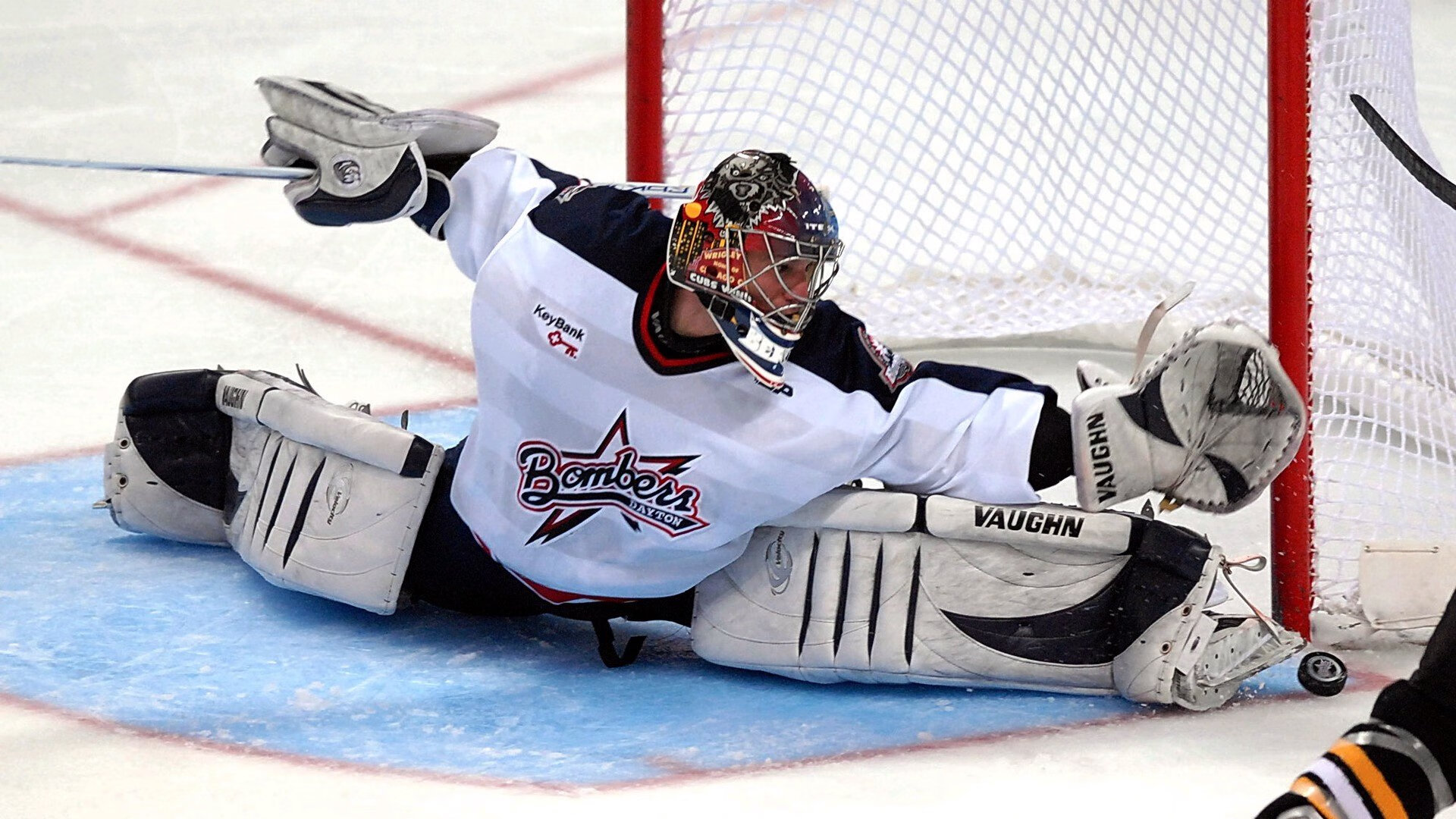 英超裁判在语义模糊环境下的判罚一致性变化分析，英超裁判组